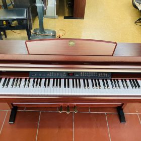 Yamaha CLP 330M 5