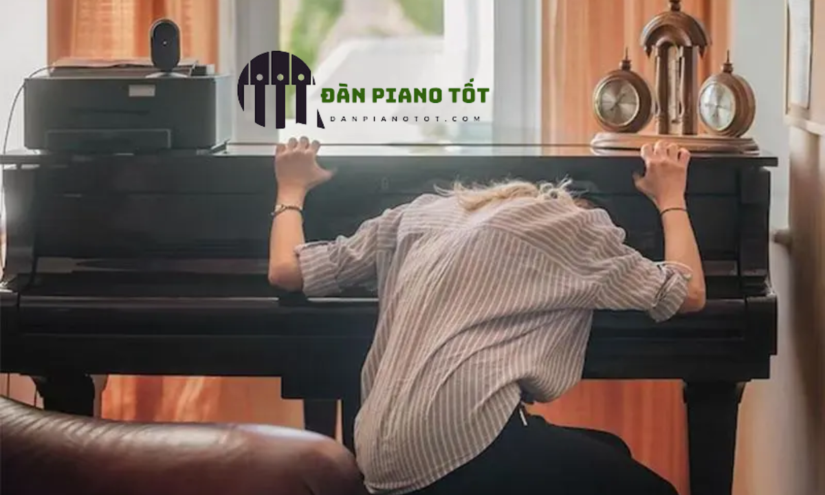 Hướng Dẫn Tư Thế Ngồi Chơi Đàn Piano Chuẩn Nhất