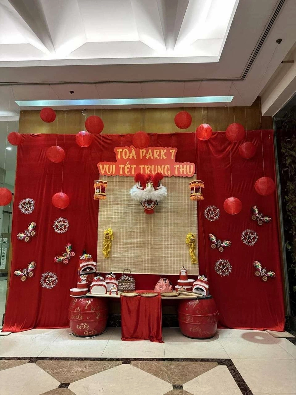 Hình nền trang trí trung thu với phong cách tối giản, tập trung vào ánh sáng lồng đèn.
