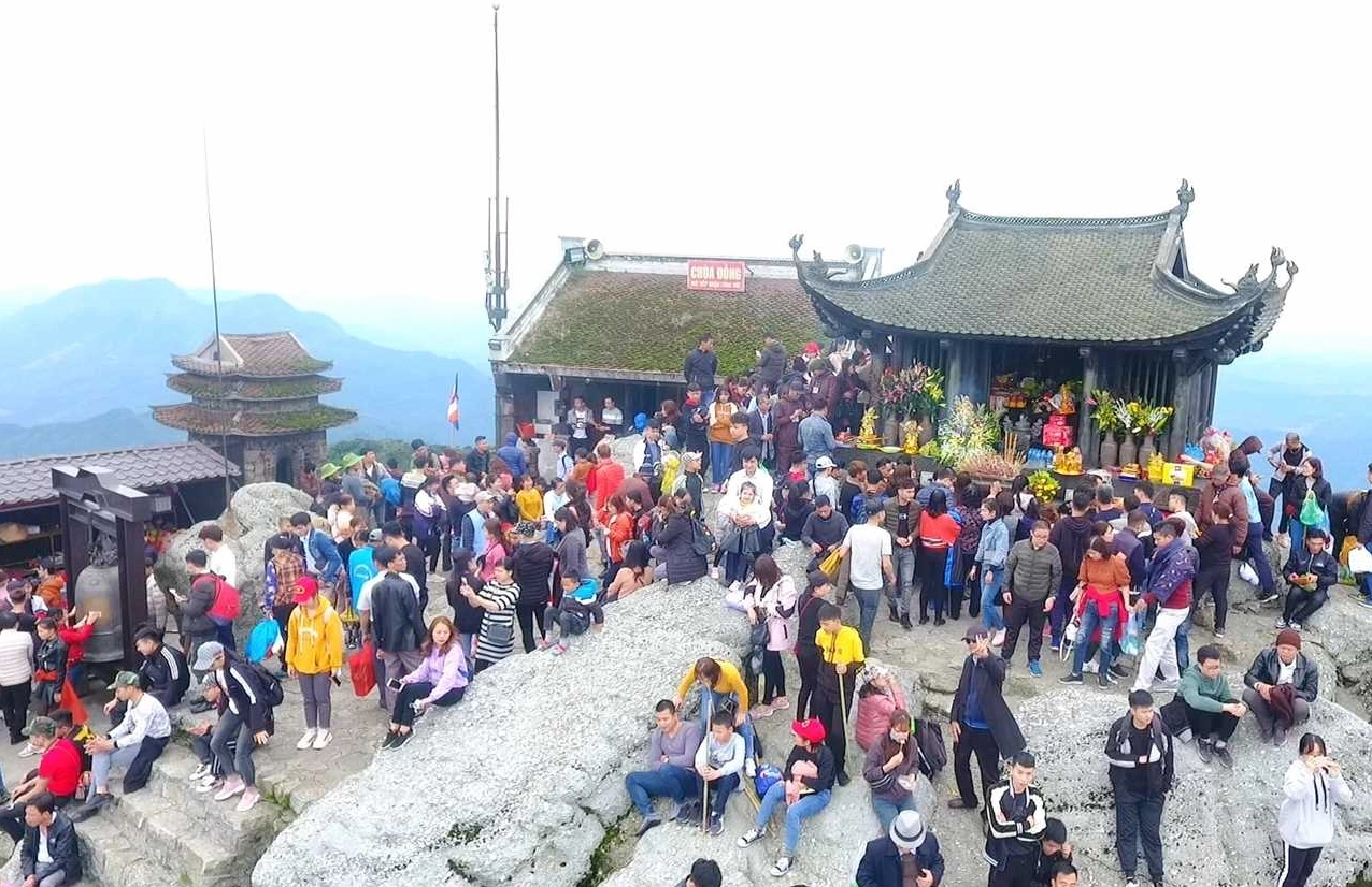 Kiến trúc cổ kính của Chùa Hoa Yên, một trong những ngôi chùa lớn nhất tại Yên Tử
