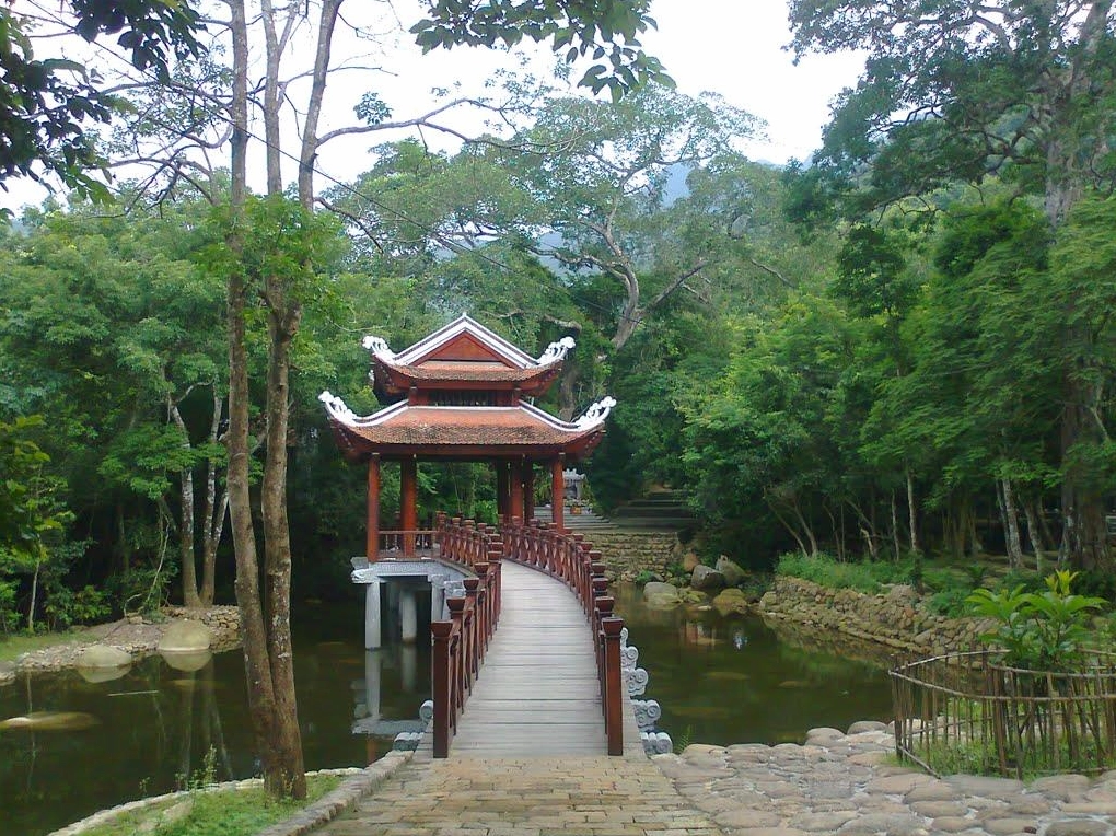 Những con đường mòn dẫn lối khám phá vẻ đẹp ẩn giấu tại Yên Tử