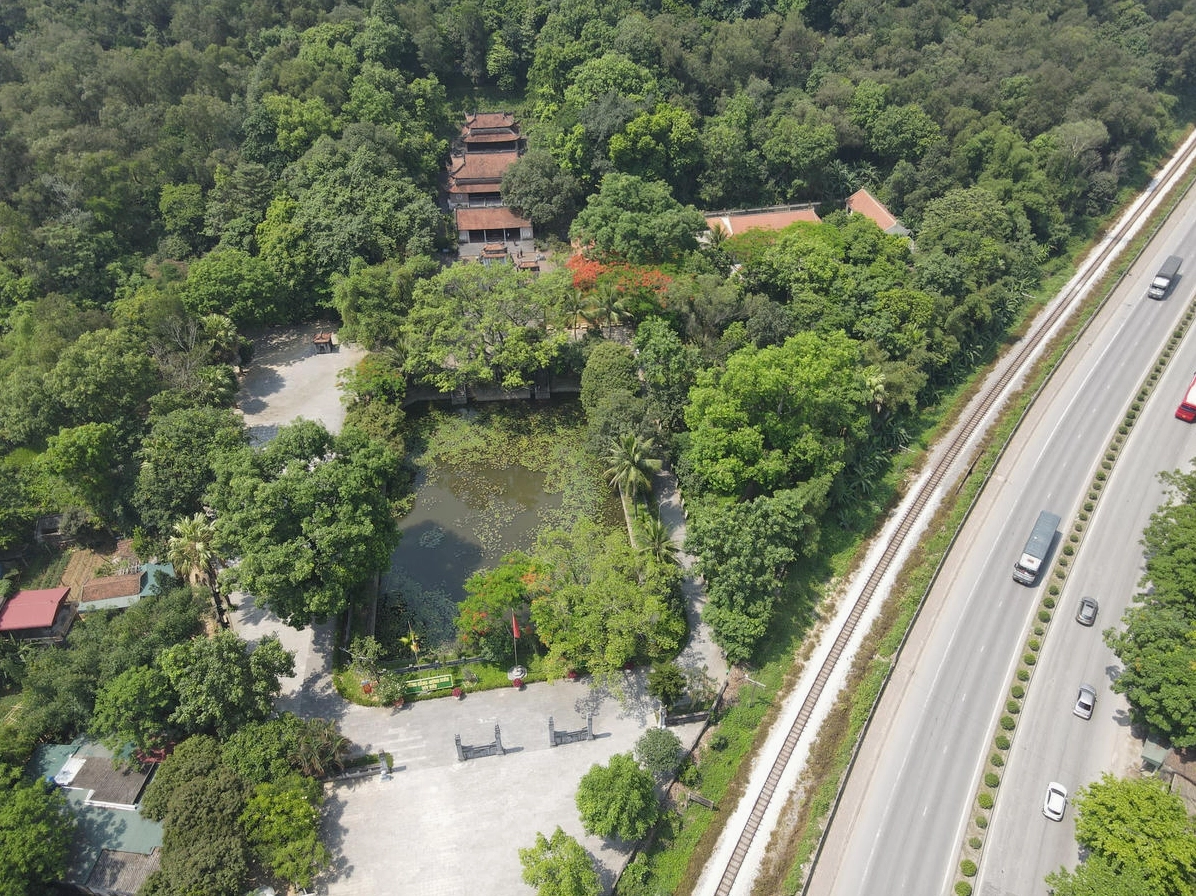 Khu di tích Bà Triệu: Nơi Lịch sử Hào Hùng Về Với Hiện Tại 15 Vị trí địa lý của Khu di tích Bà Triệu gần trung tâm thành phố Thanh Hóa, thuận tiện cho việc di chuyển.